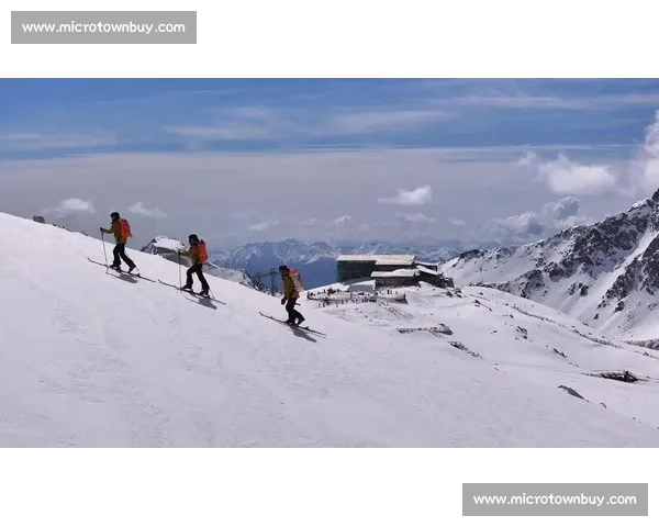 探索高山之巅的魅力与登山运动的健康乐趣全景解析